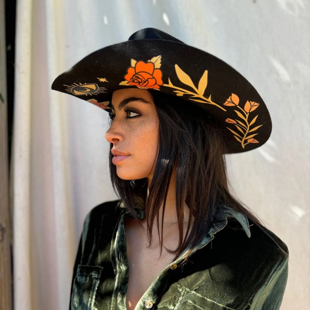 Wild as Heck - The Daphne Western - Picture 3 of 12